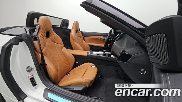 BMW Z4 2022 — photo 16