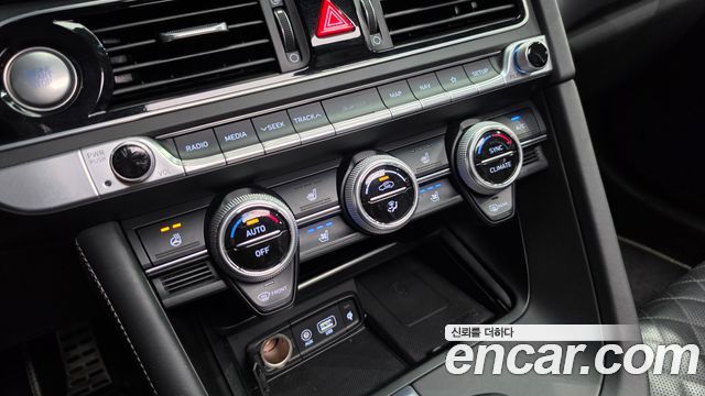 Genesis G70 2018 — photo 18