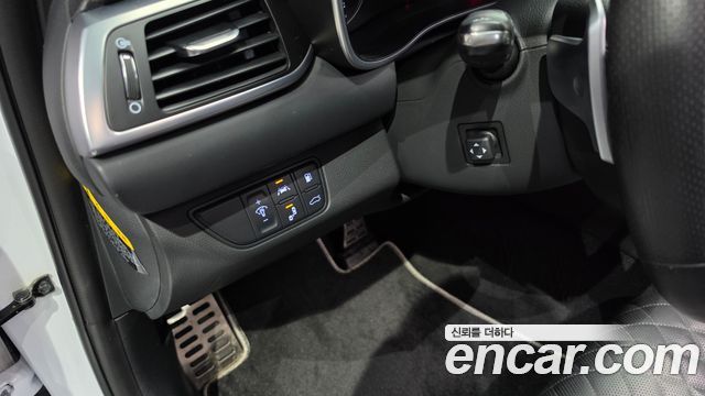 Genesis G70 2018 — photo 19