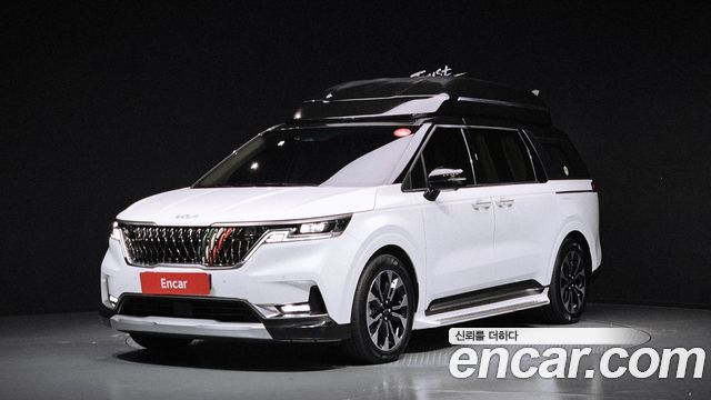 Kia Canival 2023 — photo 1