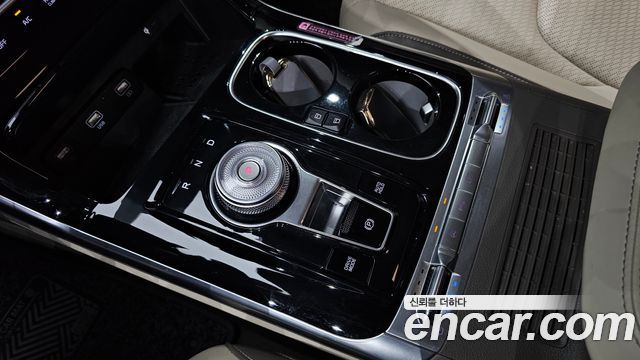 Kia Canival 2023 — photo 9