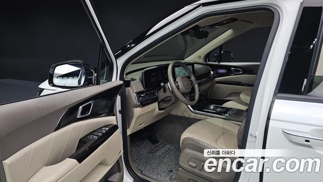 Kia Canival 2023 — photo 10