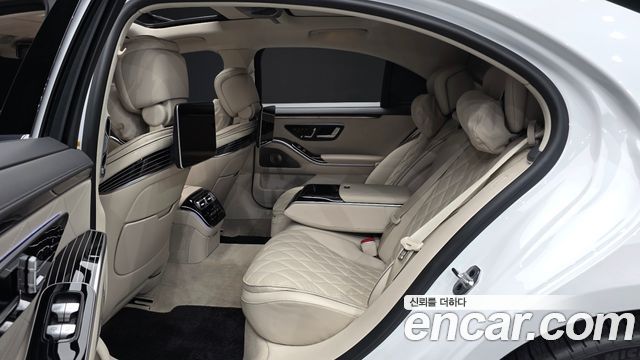 Mercedes-Benz S-Class 2024 — photo 18