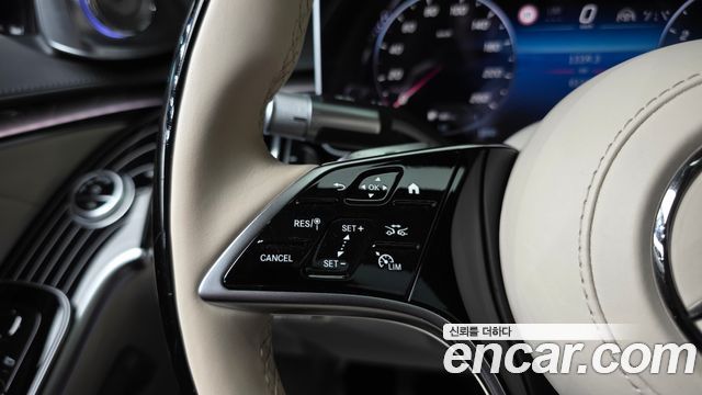 Mercedes-Benz S-Class 2024 — photo 23