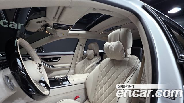 Mercedes-Benz S-Class 2024 — photo 24