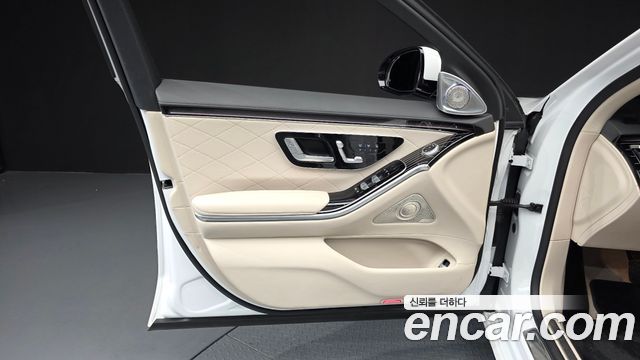 Mercedes-Benz S-Class 2024 — photo 14