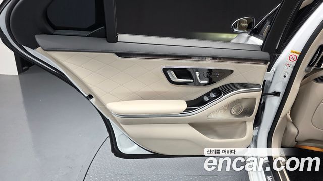 Mercedes-Benz S-Class 2024 — photo 15