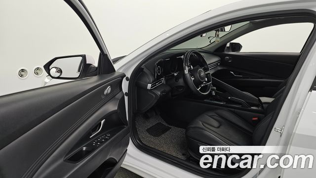 Hyundai AVANTE 2021 — photo 13