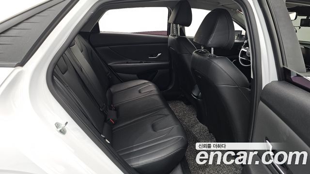 Hyundai AVANTE 2021 — photo 18