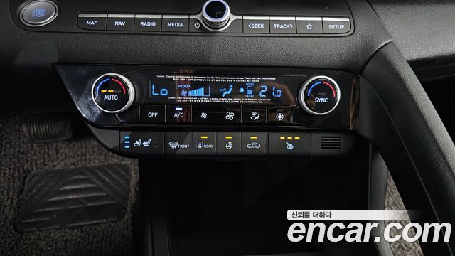 Hyundai AVANTE 2021 — photo 25