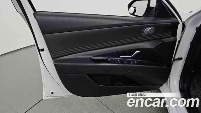 Hyundai AVANTE 2021 — photo 14