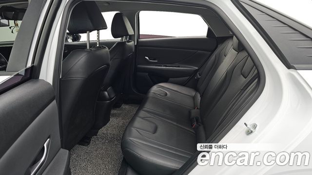 Hyundai AVANTE 2021 — photo 16