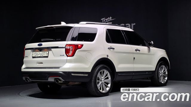 Ford Explorer 2018 — photo 2