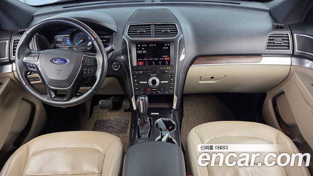 Ford Explorer 2018 — photo 10