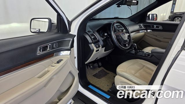 Ford Explorer 2018 — photo 13