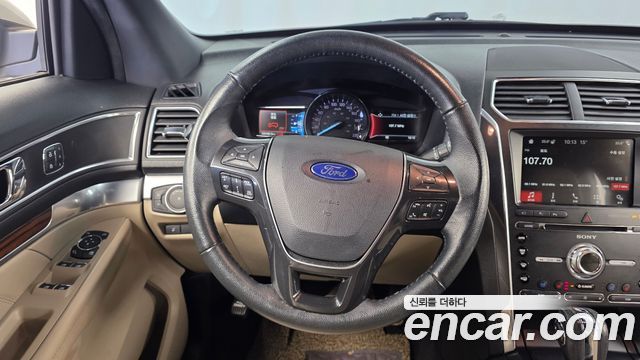 Ford Explorer 2018 — photo 19