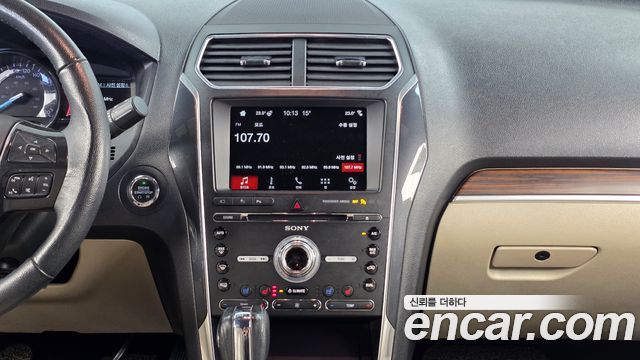 Ford Explorer 2018 — photo 20