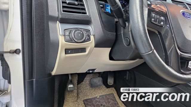 Ford Explorer 2018 — photo 22