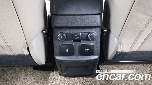 Ford Explorer 2018 — photo 24