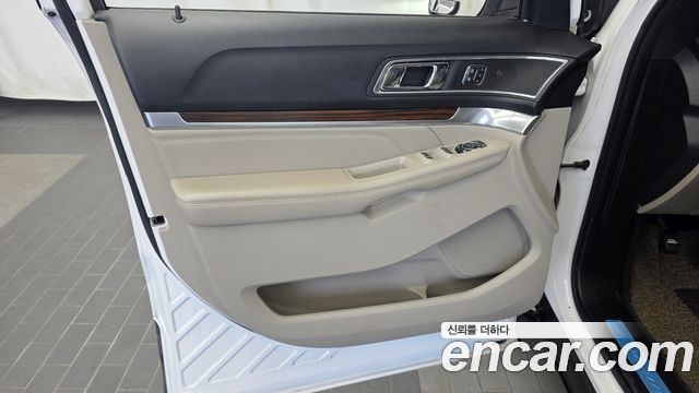 Ford Explorer 2018 — photo 14