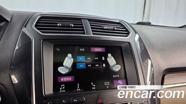 Ford Explorer 2018 — photo 32
