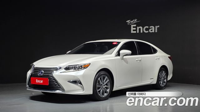 Lexus ES 2017 — photo 1