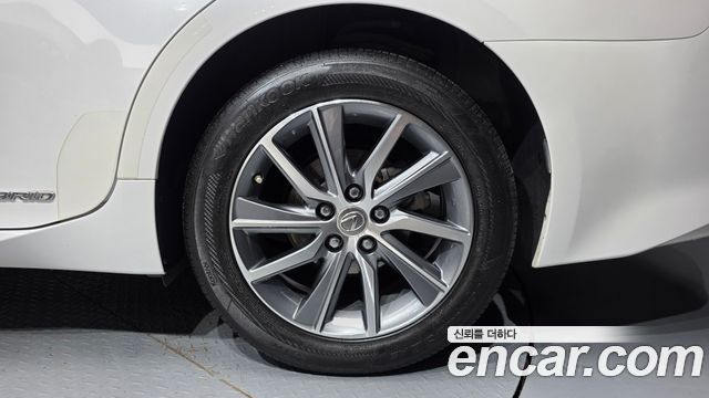 Lexus ES 2017 — photo 5