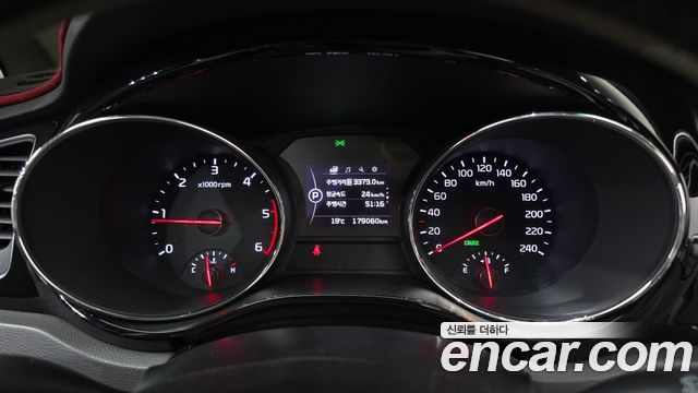 Kia Canival 2018 — photo 11