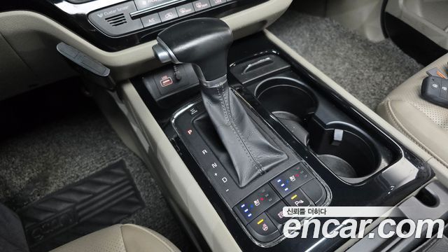 Kia Canival 2018 — photo 12