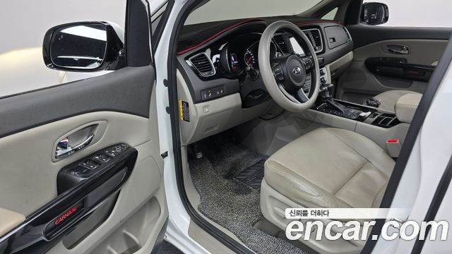 Kia Canival 2018 — photo 13
