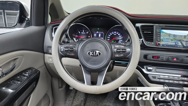 Kia Canival 2018 — photo 19