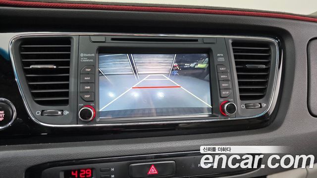 Kia Canival 2018 — photo 22