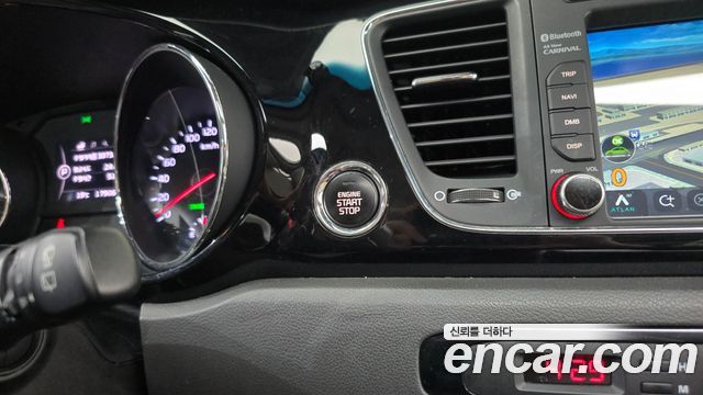Kia Canival 2018 — photo 23