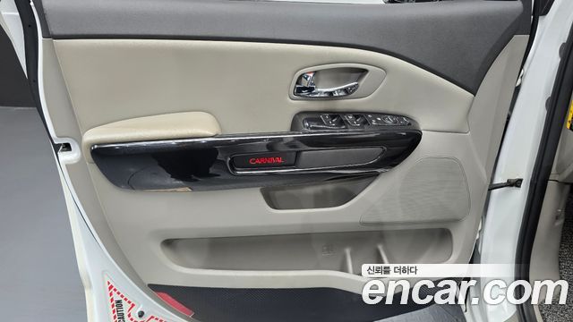 Kia Canival 2018 — photo 14
