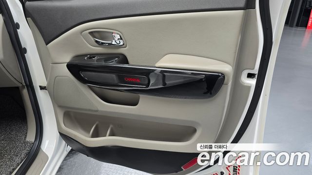 Kia Canival 2018 — photo 15