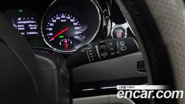 Kia Canival 2018 — photo 30