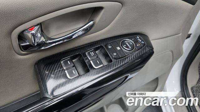 Kia Canival 2018 — photo 32