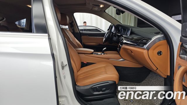 BMW X6 2018 — photo 11