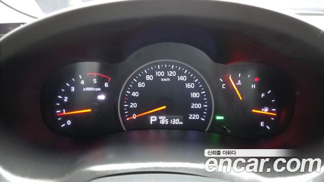 Kia Canival 2012 — photo 11