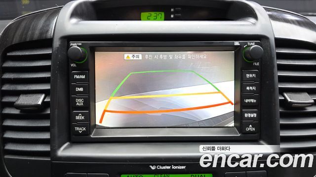 Kia Canival 2012 — photo 21