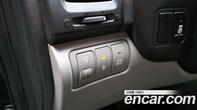 Kia Canival 2012 — photo 23