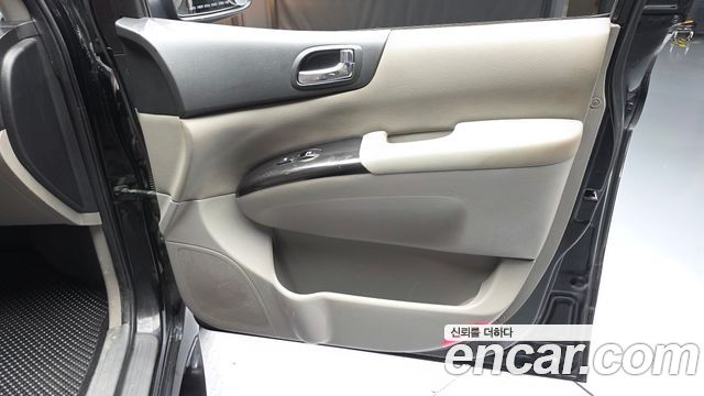 Kia Canival 2012 — photo 14