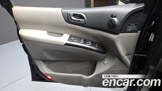 Kia Canival 2012 — photo 15