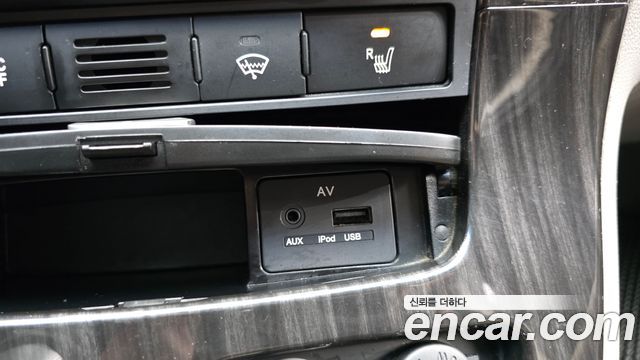 Kia Canival 2012 — photo 30