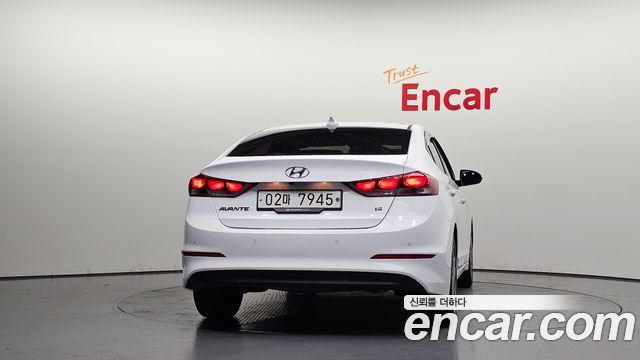 Hyundai AVANTE 2018 — photo 4