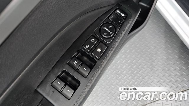 Hyundai AVANTE 2018 — photo 12