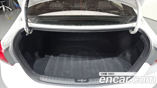 Hyundai AVANTE 2018 — photo 20