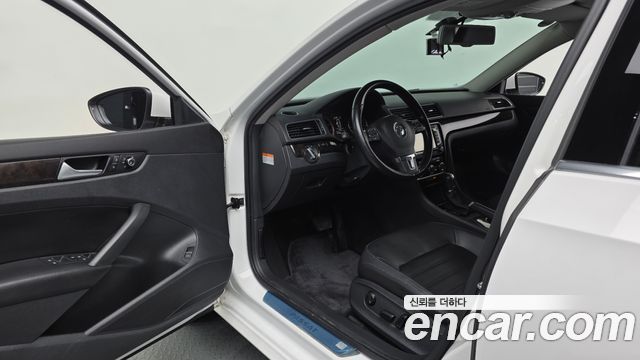 Volkswagen Passat 2015 — photo 10