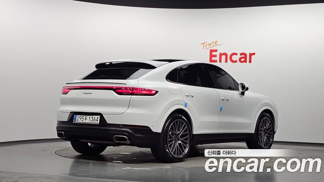 Porsche Cayenne 2021 — photo 2