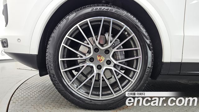 Porsche Cayenne 2021 — photo 5